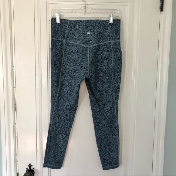 Athleta Salutation Stash II textured tight slate blue leopard print size M EUC - Picture 4 of 7